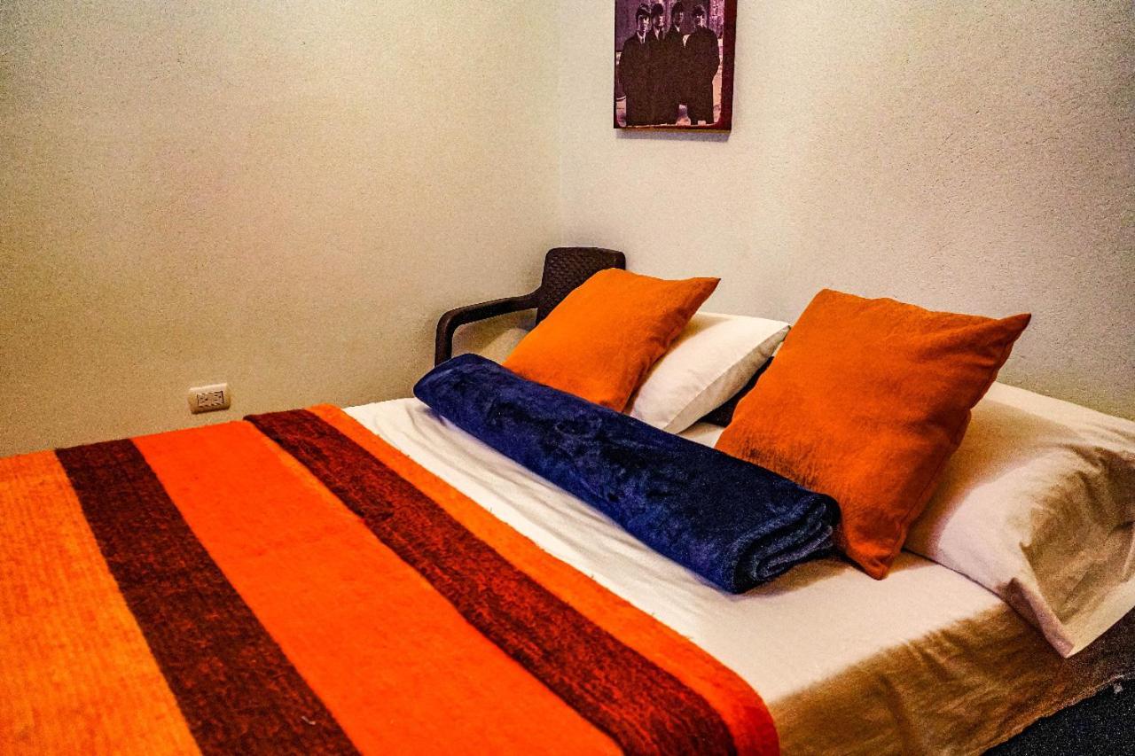 Casa Pastora Coworking Bed and Breakfast Guatapé Exteriör bild